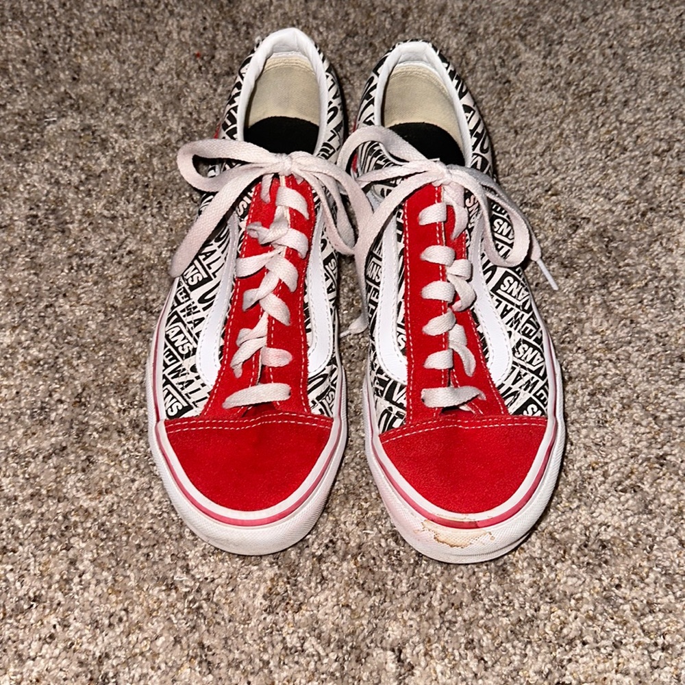 Vans Red White Black Men’s S6 Woman’s S7.5
